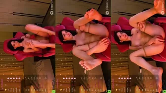 Chaturbate jenny lylu fingers herself